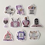 Kit de Die Cuts Livros e Dizeres 1 com 20 Adesivos KIMO ADESIVOS